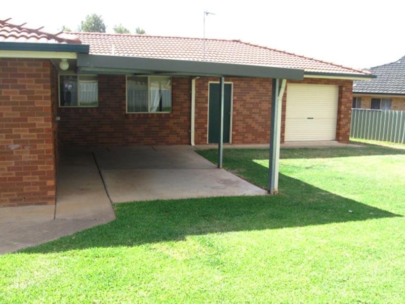 11 Lavender Place LAKE ALBERT 2