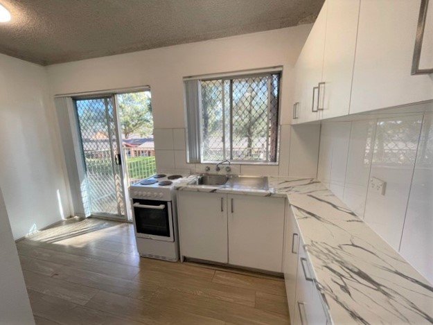 1/1 Lavina Place AMBARVALE 2