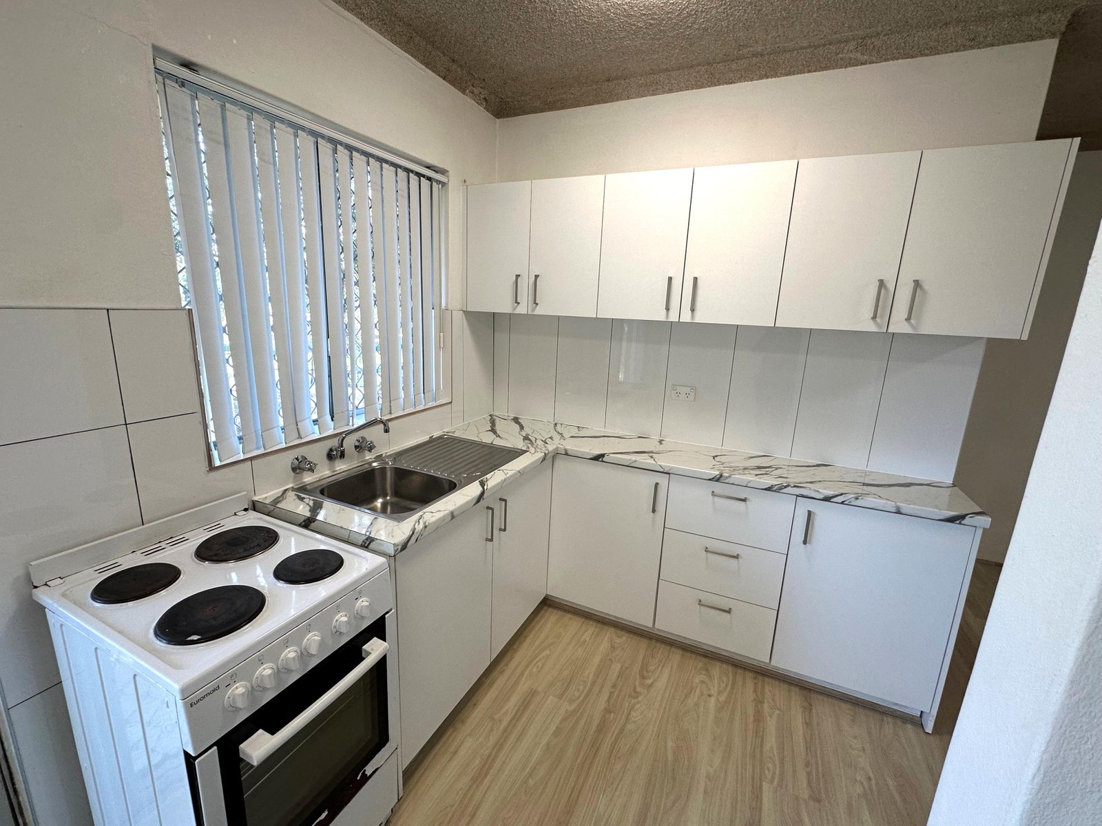 1/1 Lavina Place AMBARVALE 3