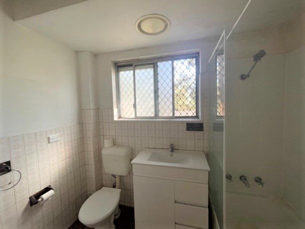 1/1 Lavina Place AMBARVALE 6