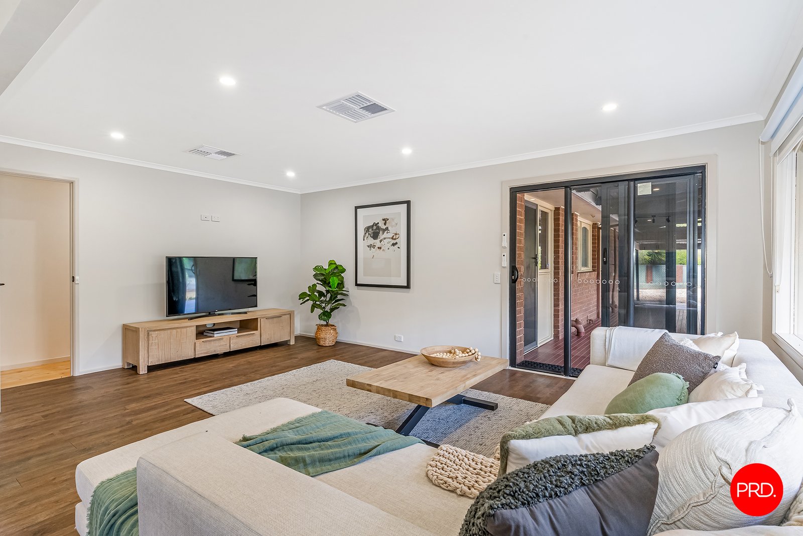 11 Lawrence Road STRATHFIELDSAYE 8