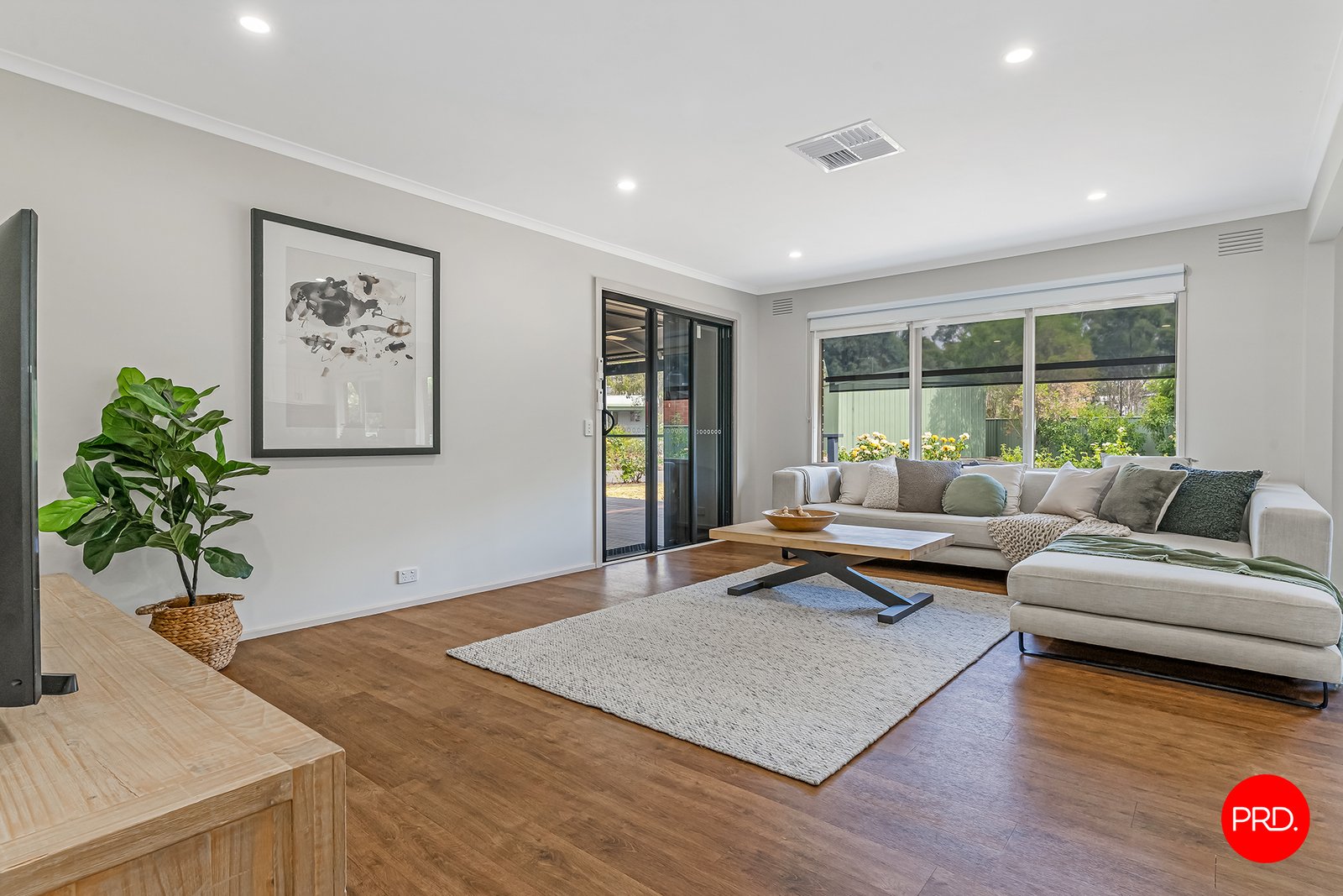 11 Lawrence Road STRATHFIELDSAYE 9