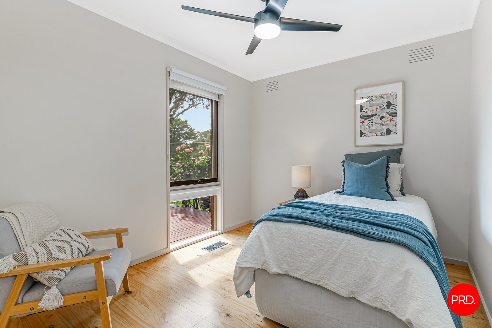 11 Lawrence Road STRATHFIELDSAYE 12