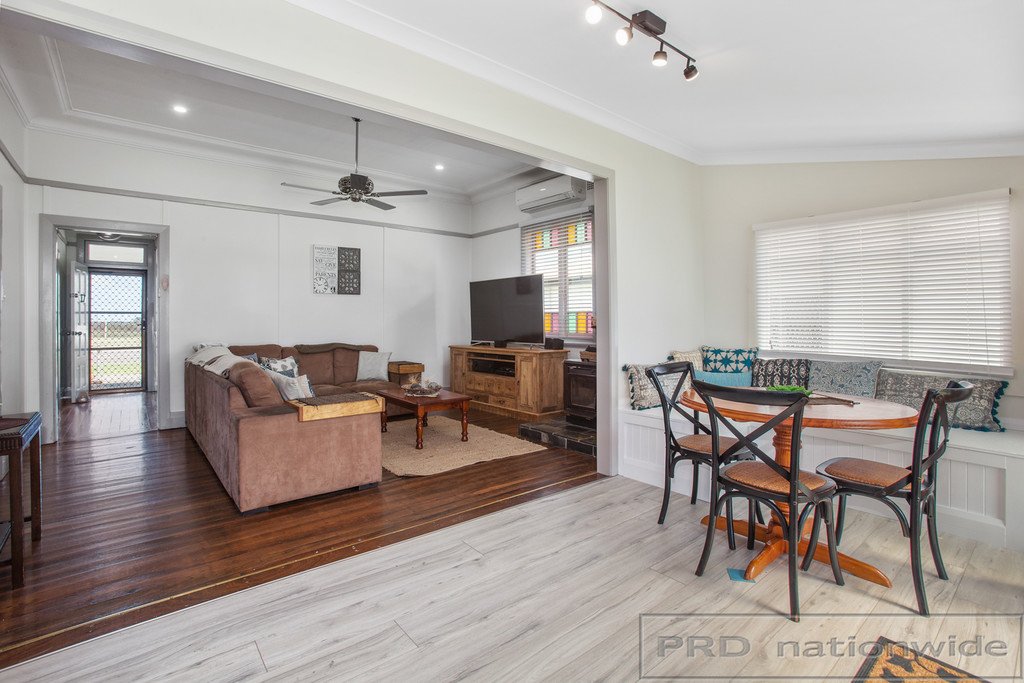 11 Lawson Street BERESFIELD 4