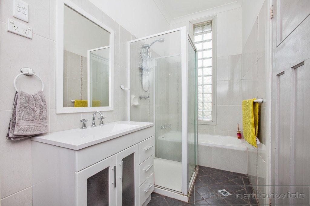 11 Lawson Street BERESFIELD 11