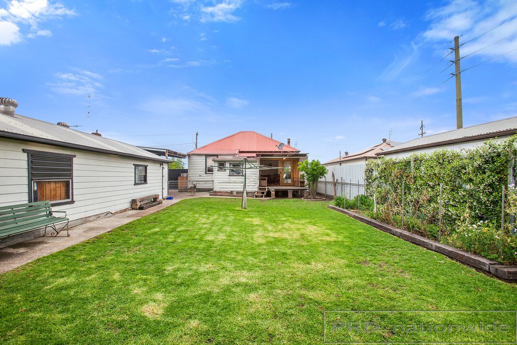 11 Lawson Street BERESFIELD 16