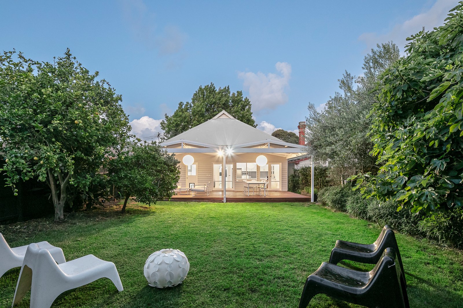 11 Leamington Crescent, Caulfield East, 3145