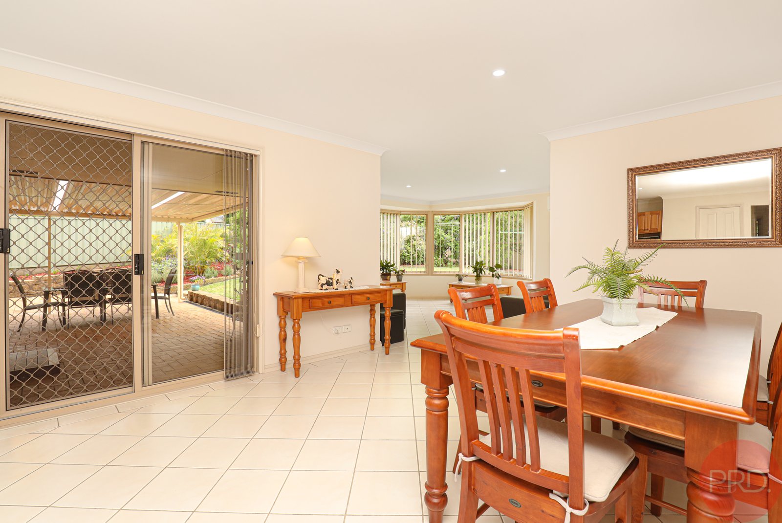 11 Leinster Circuit ASHTONFIELD 5