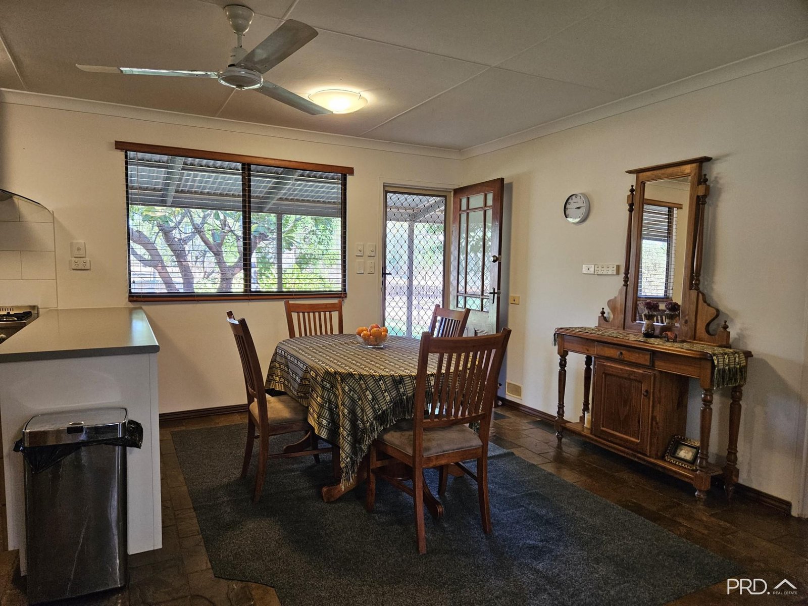 11 Lennard Road DERBY 8