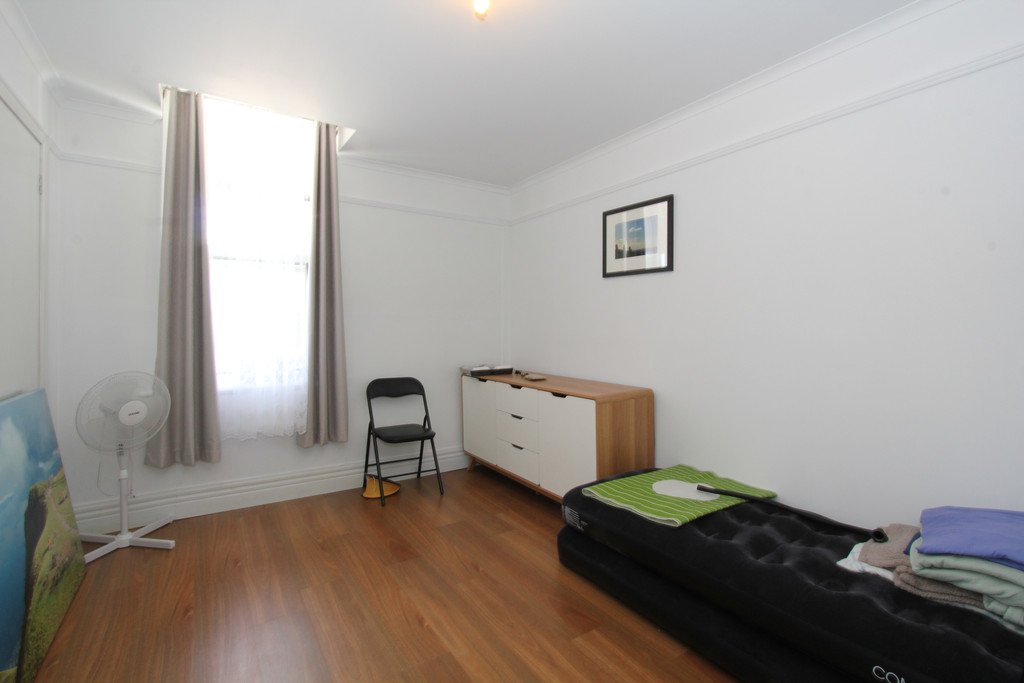 11 Linaker Street GOLDEN POINT 7