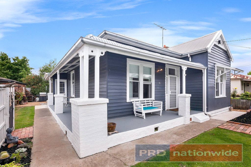 11 Linaker Street GOLDEN POINT 1