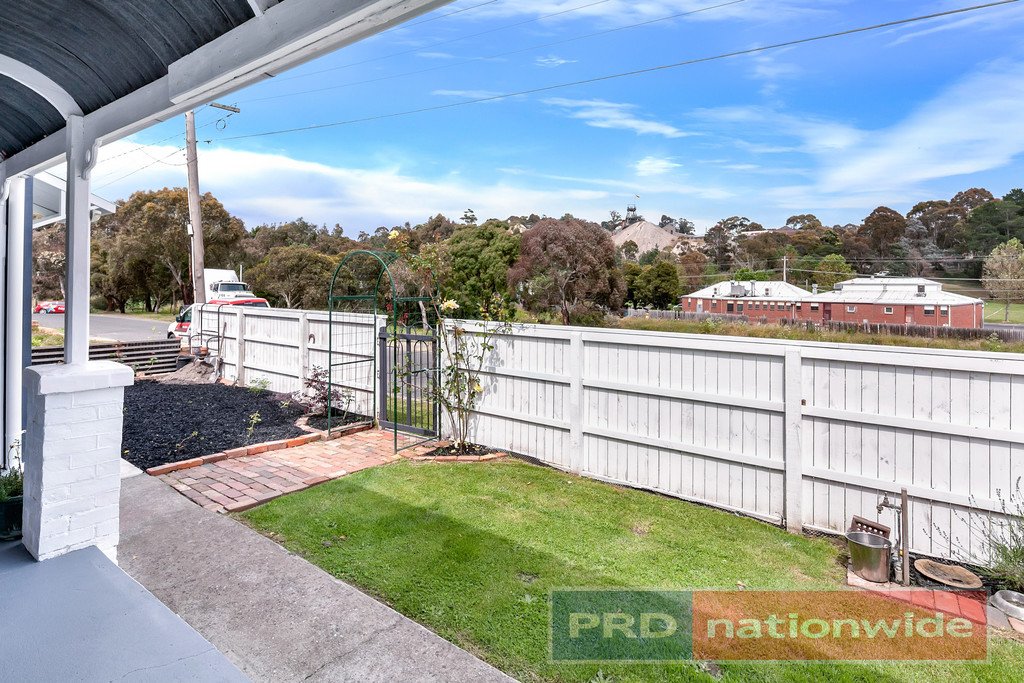 11 Linaker Street GOLDEN POINT 2