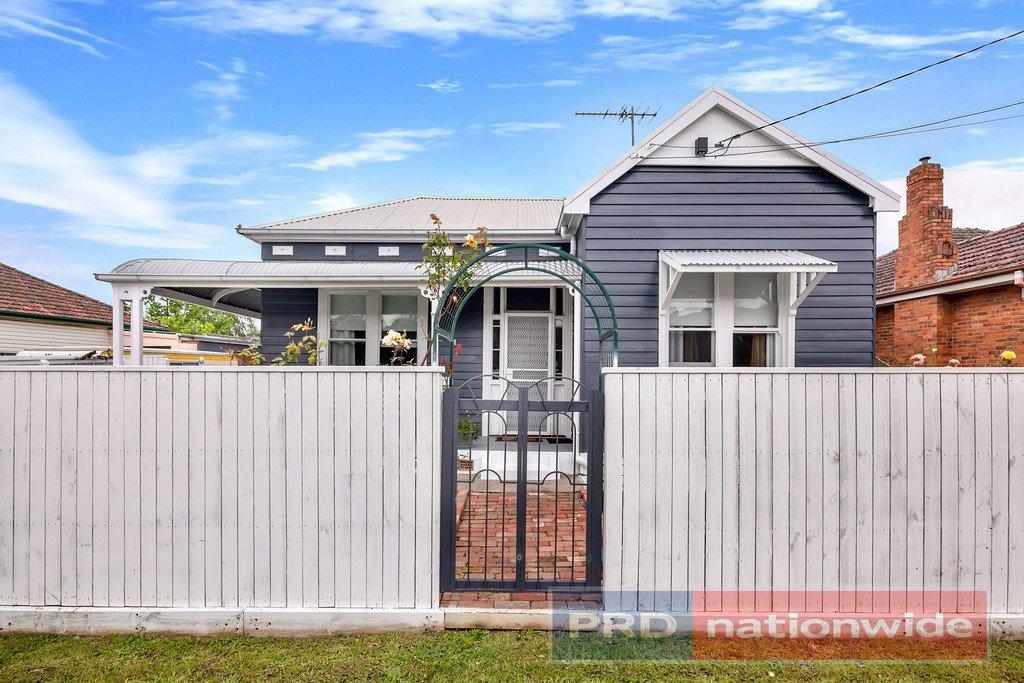 11 Linaker Street GOLDEN POINT 3