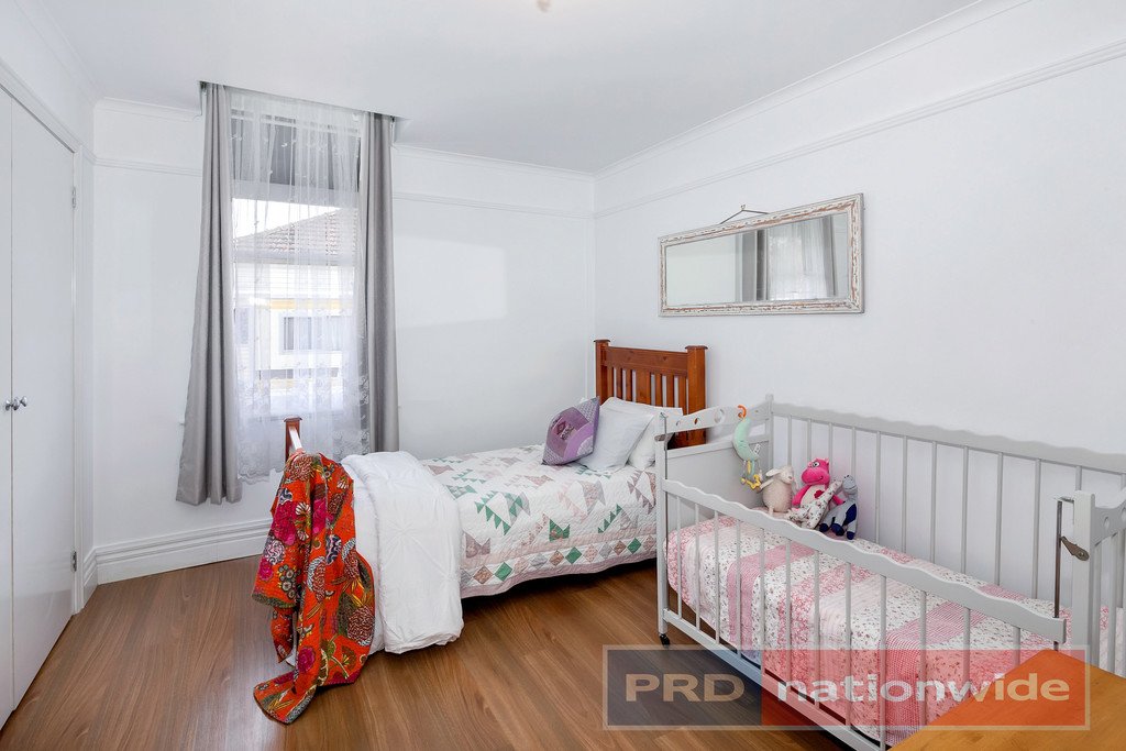 11 Linaker Street GOLDEN POINT 8