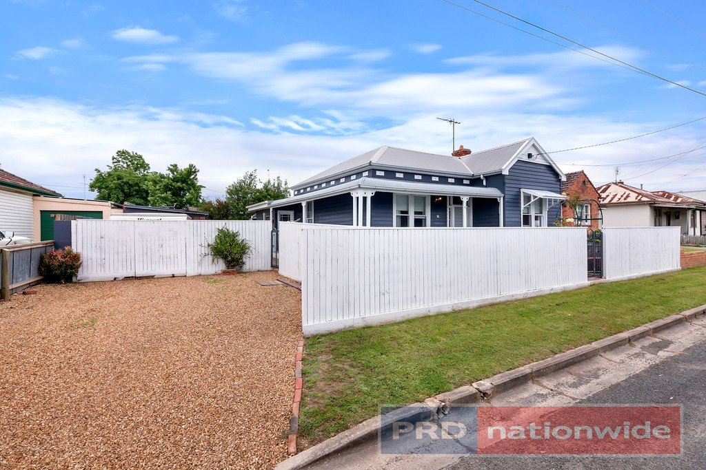11 Linaker Street GOLDEN POINT 16