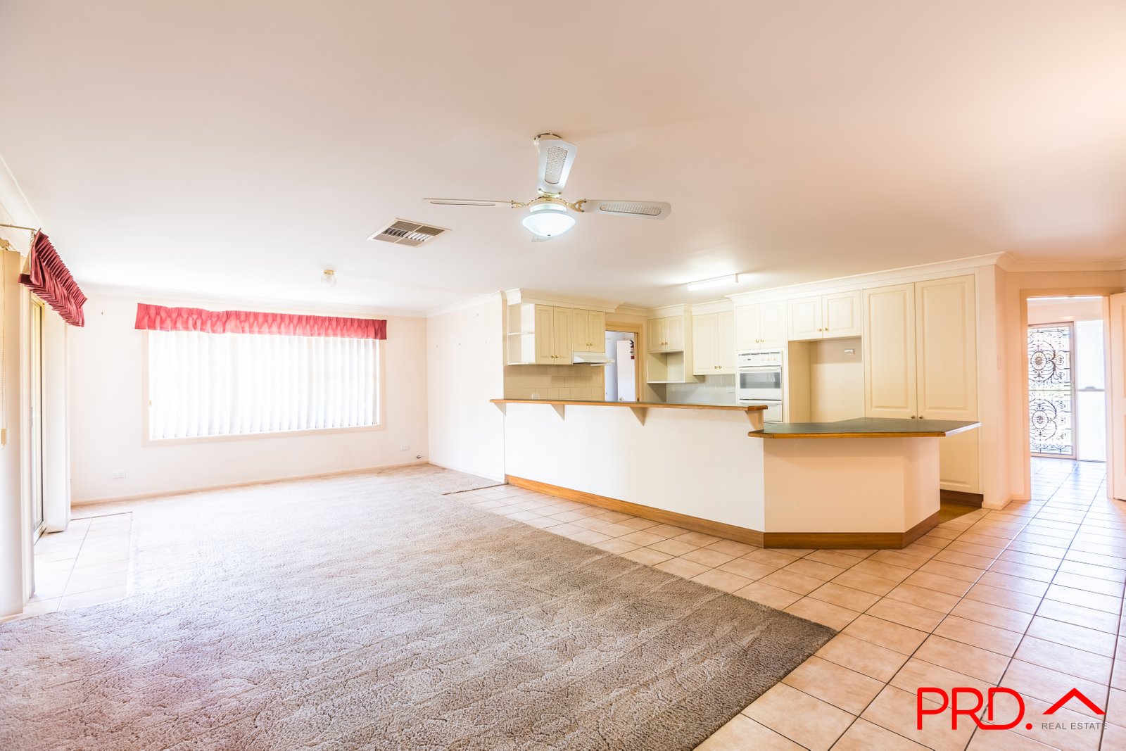 11 Links Avenue TAMWORTH 8