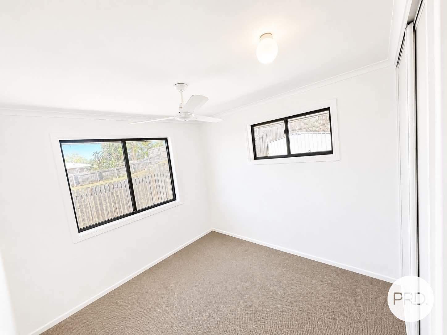 11 Lomandra Street BOYNE ISLAND 8