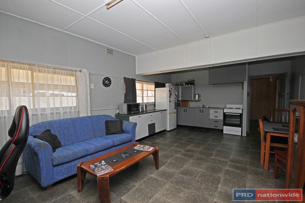 11 Lord Street LAURIETON 2