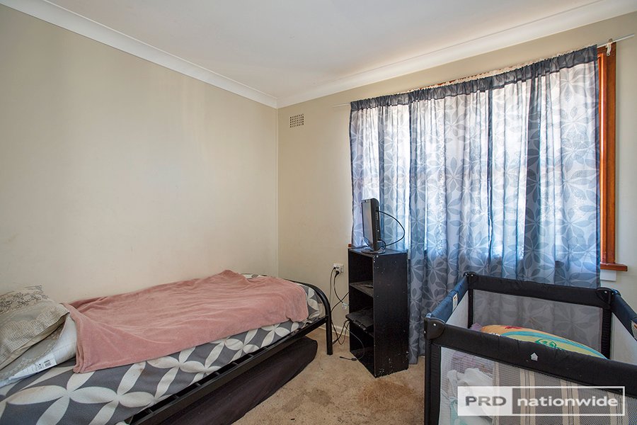 11 Lorraine Street TAMWORTH 4