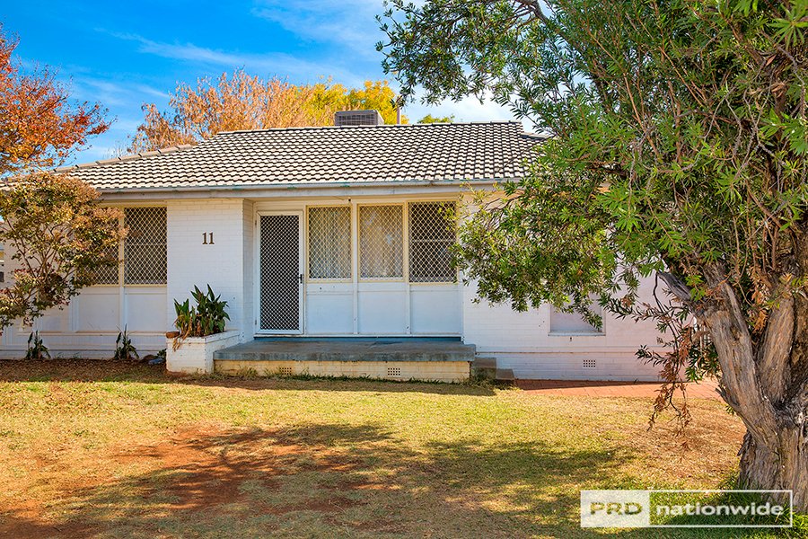 11 Lorraine Street TAMWORTH 1