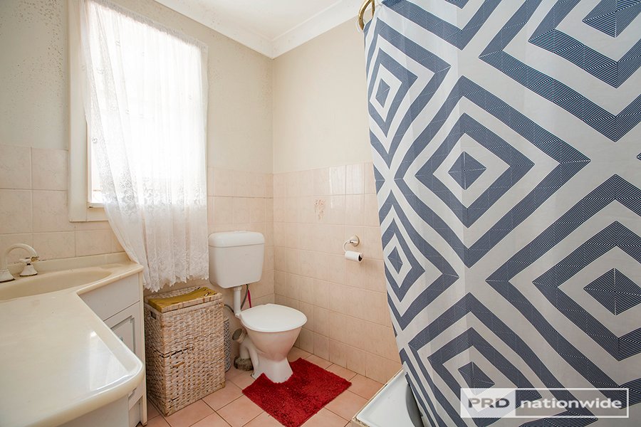 11 Lorraine Street TAMWORTH 6