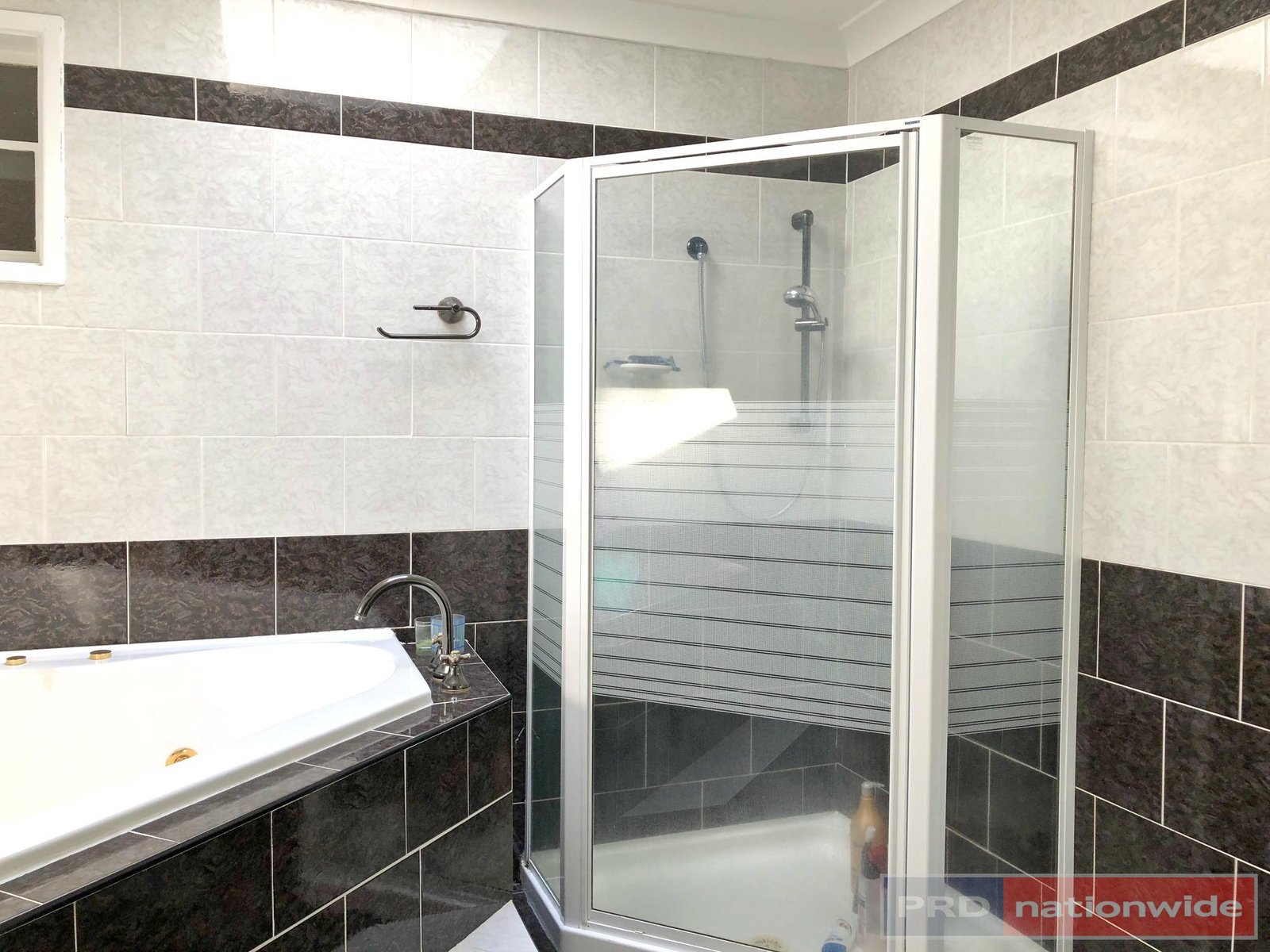 11 Mactier Avenue MILPERRA 4