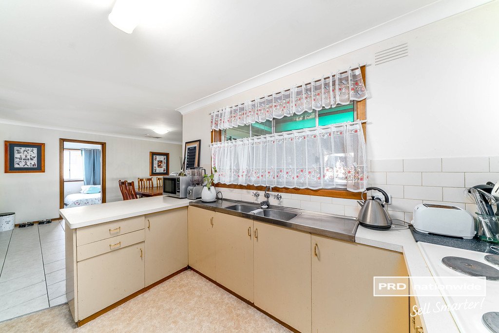 11 Malaya Drive TOLLAND 5