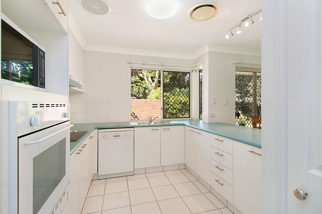 1/1 Mariners Drive West  TWEED HEADS 4