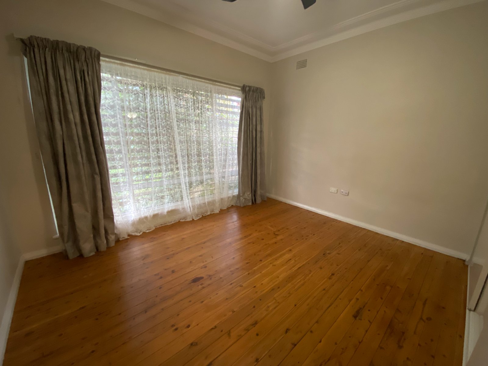 11 Market Street TAMWORTH 4