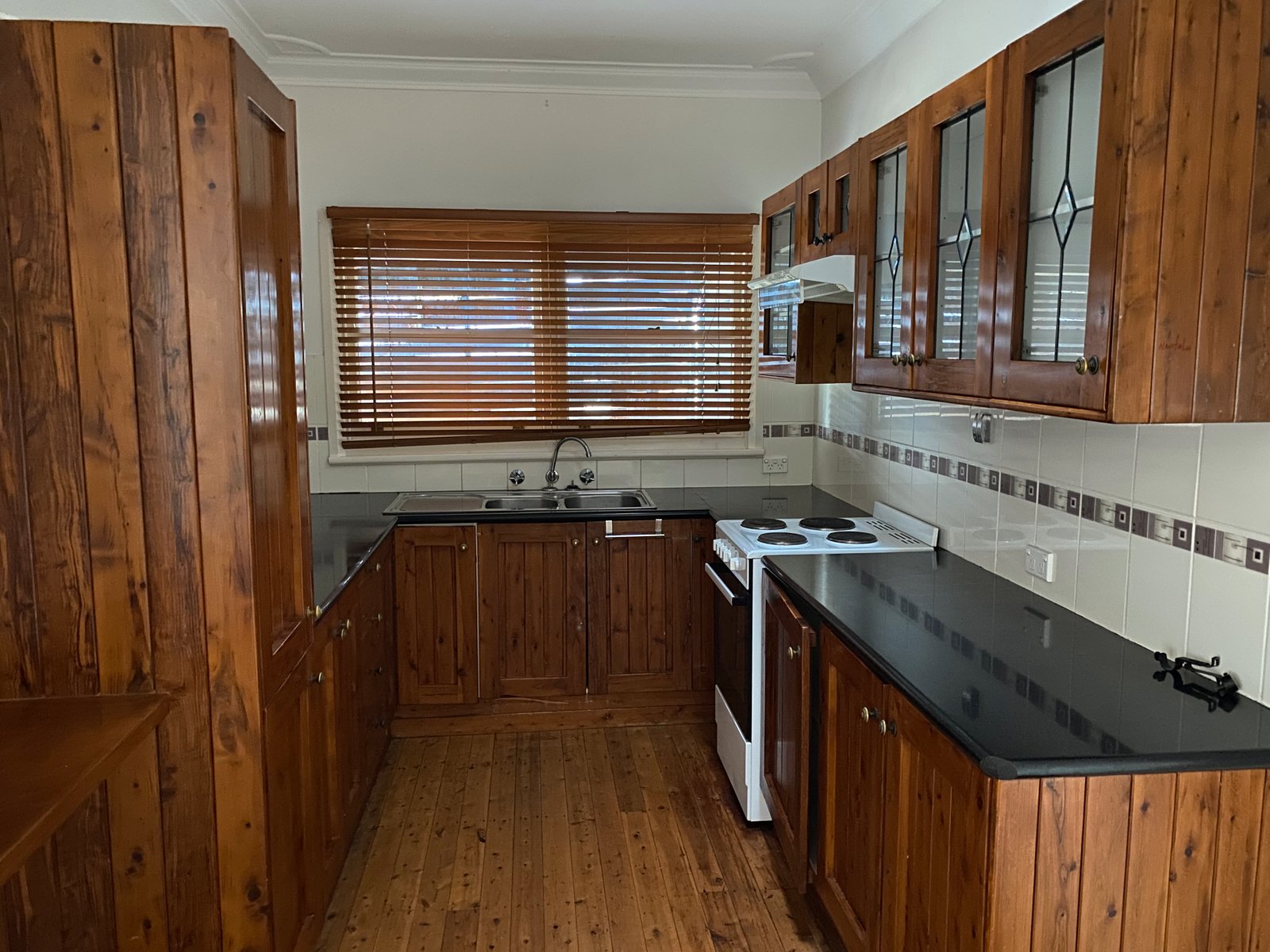 11 Market Street TAMWORTH 4