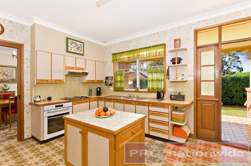 11 Martin Crescent MILPERRA 3