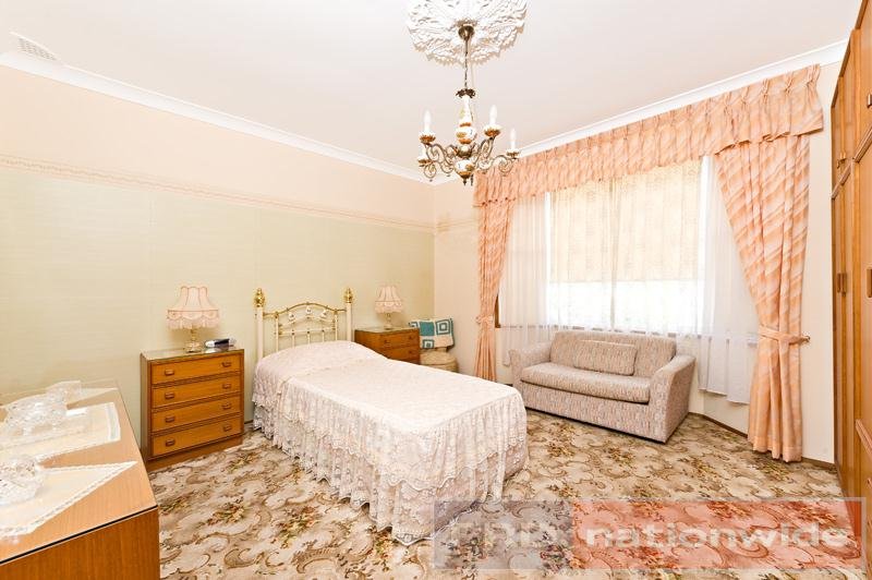 11 Martin Crescent MILPERRA 4