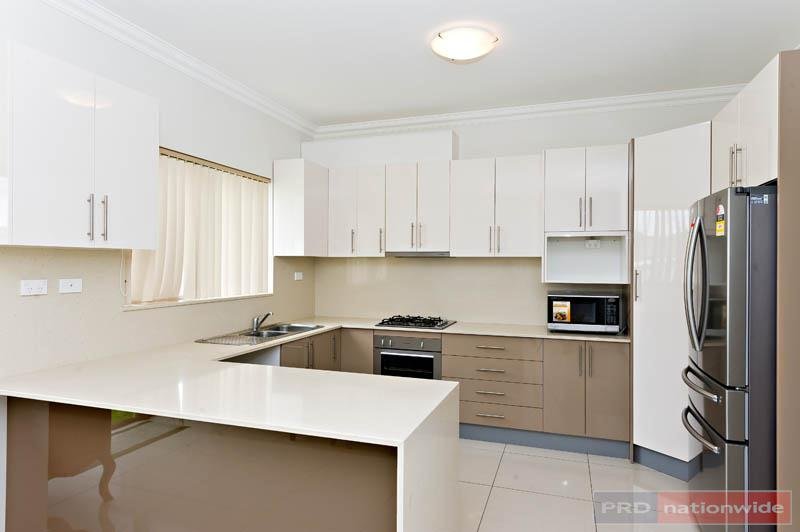 11 Matthews Avenue EAST HILLS 3