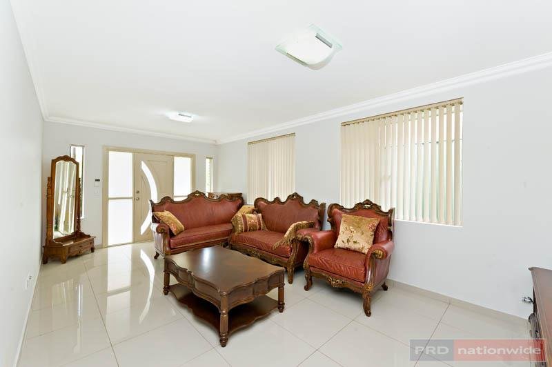 11 Matthews Avenue EAST HILLS 4