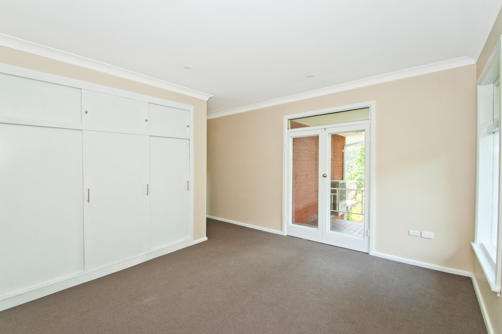 1/1 Mavis Gr WEST WOLLONGONG 3