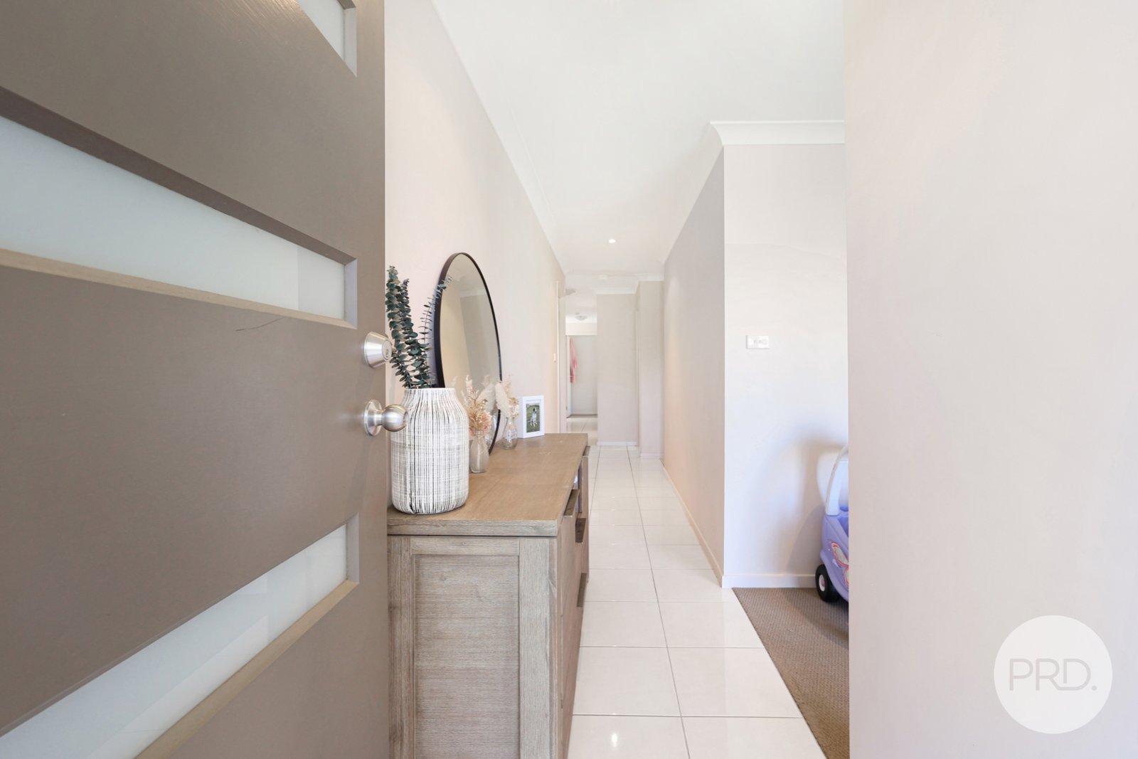 11 McKinlay Place TAMWORTH 4