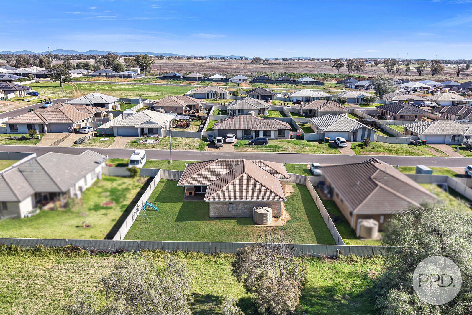 11 McKinlay Place TAMWORTH 23