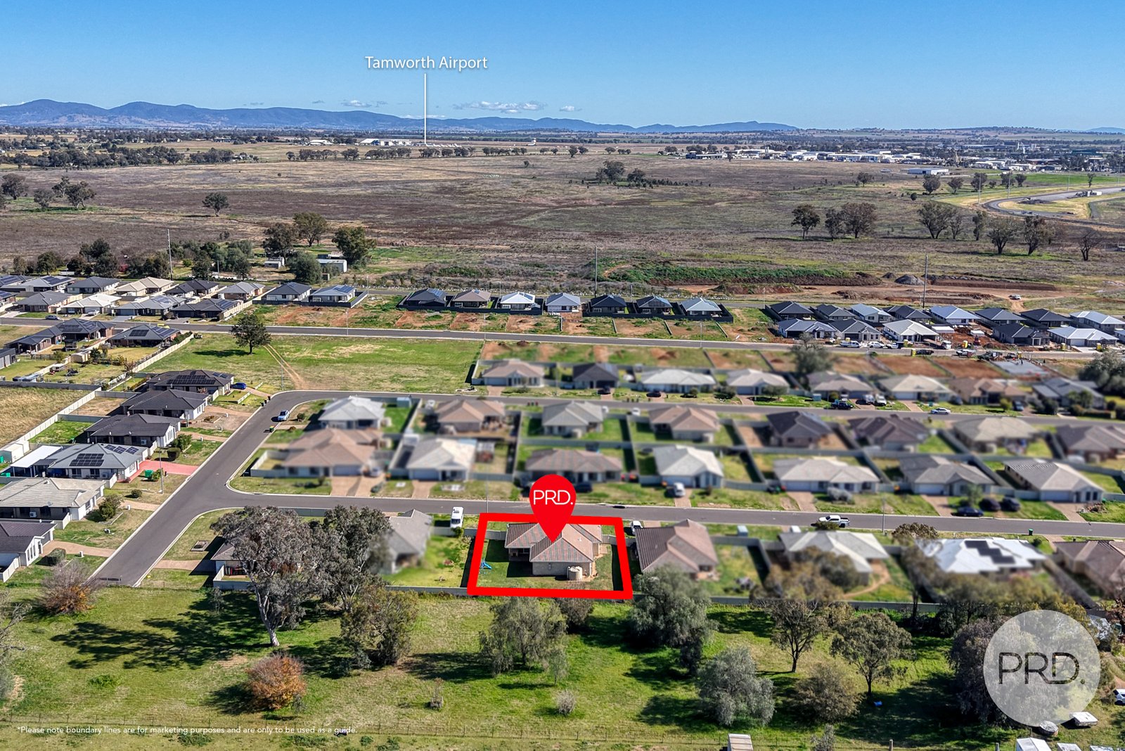 11 McKinlay Place TAMWORTH 27