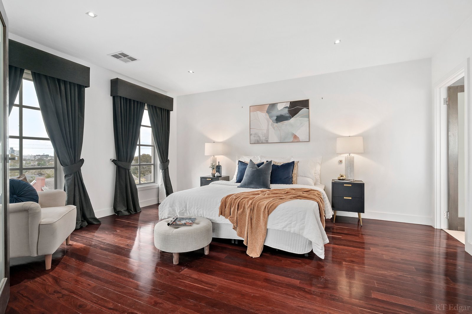 Real Estate and Property in 11 Meadowbank Avenue, Doncaster, VIC