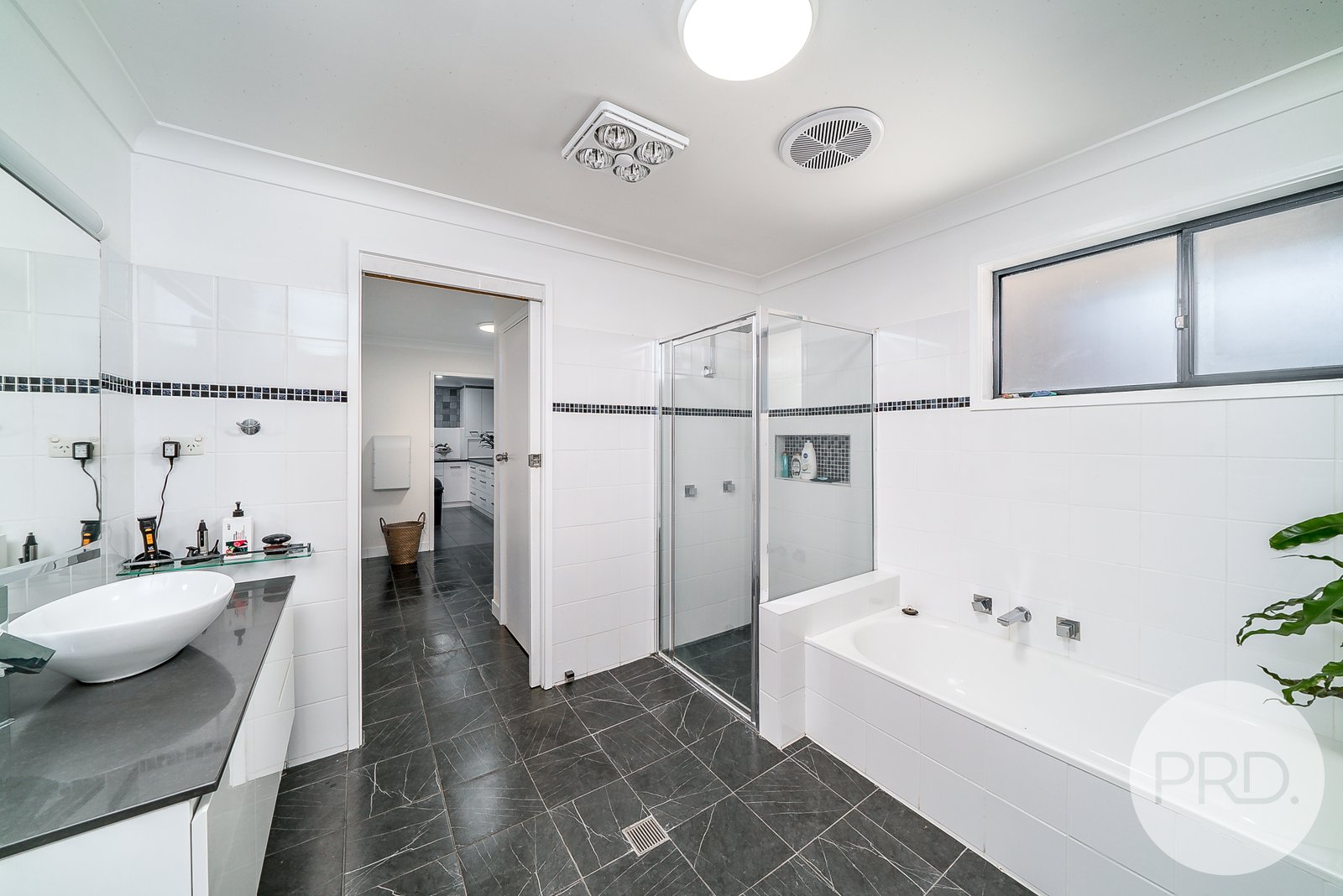 11 Michigan Drive LAKE ALBERT 8