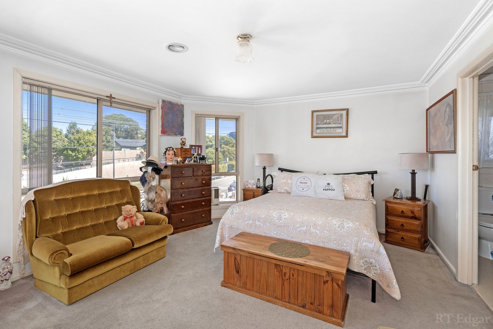 Real Estate and Property in 11 Middle Road, Malvern East, VIC