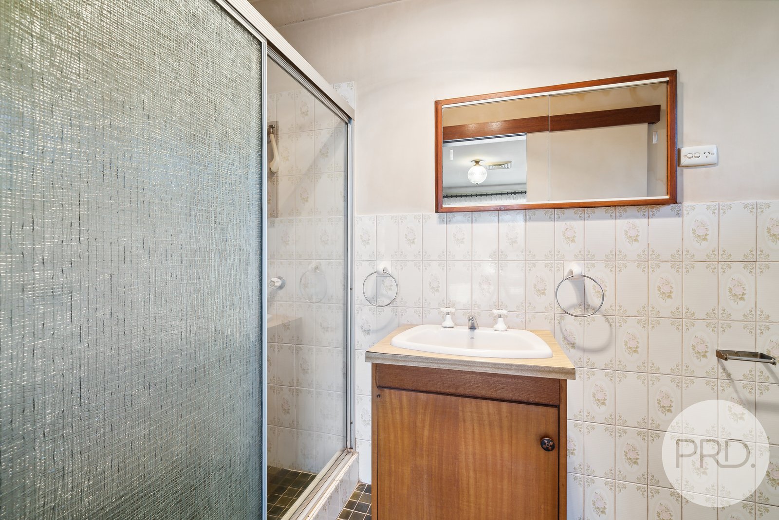 11 Miller Avenue TOLLAND 8