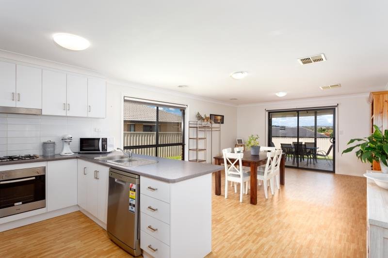 11 Mirrul Street GLENFIELD PARK 2