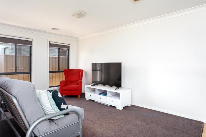 11 Mirrul Street GLENFIELD PARK 4