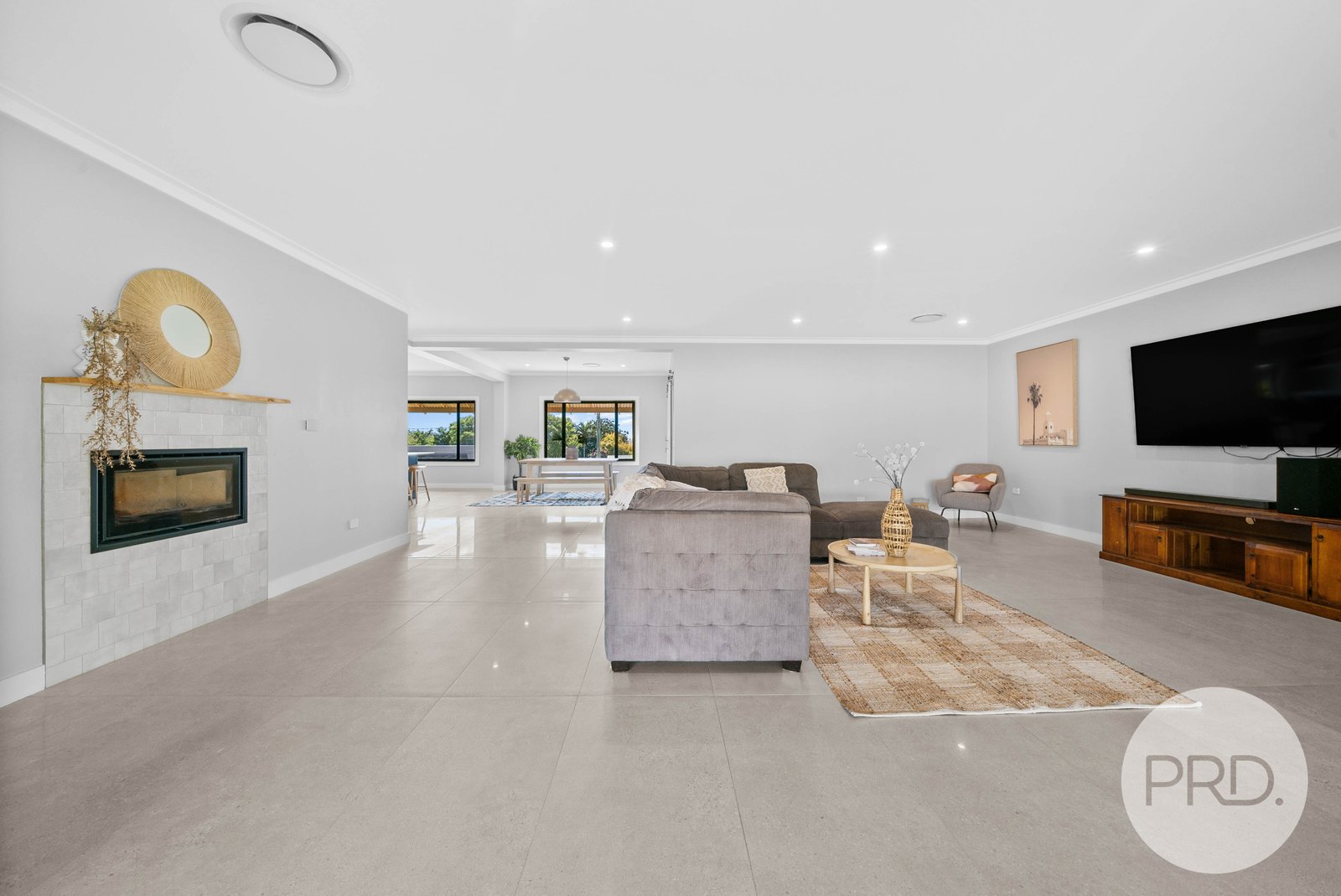 11 Missouri Avenue TOLLAND 9