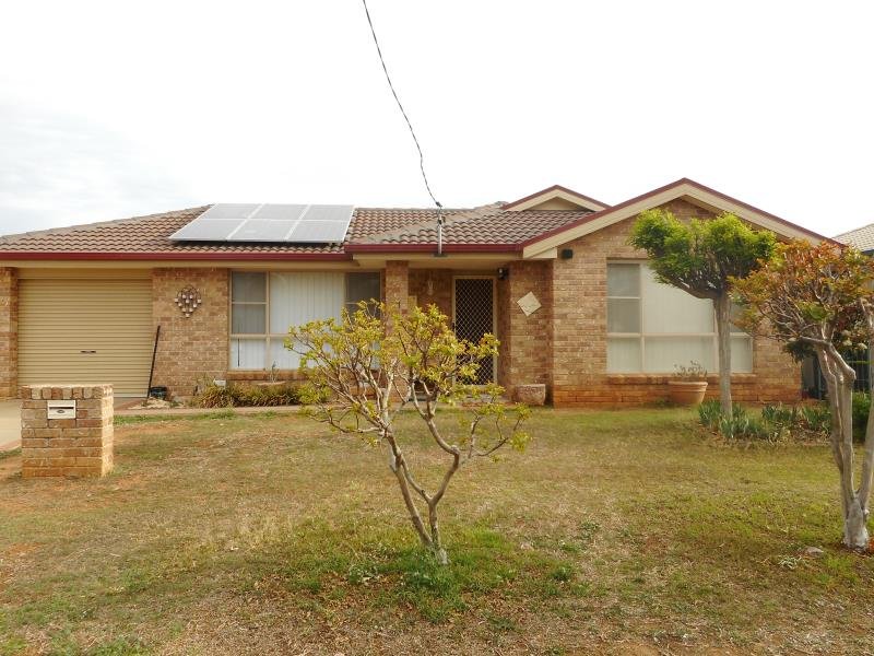 11 Mitchell Street TAMWORTH 1
