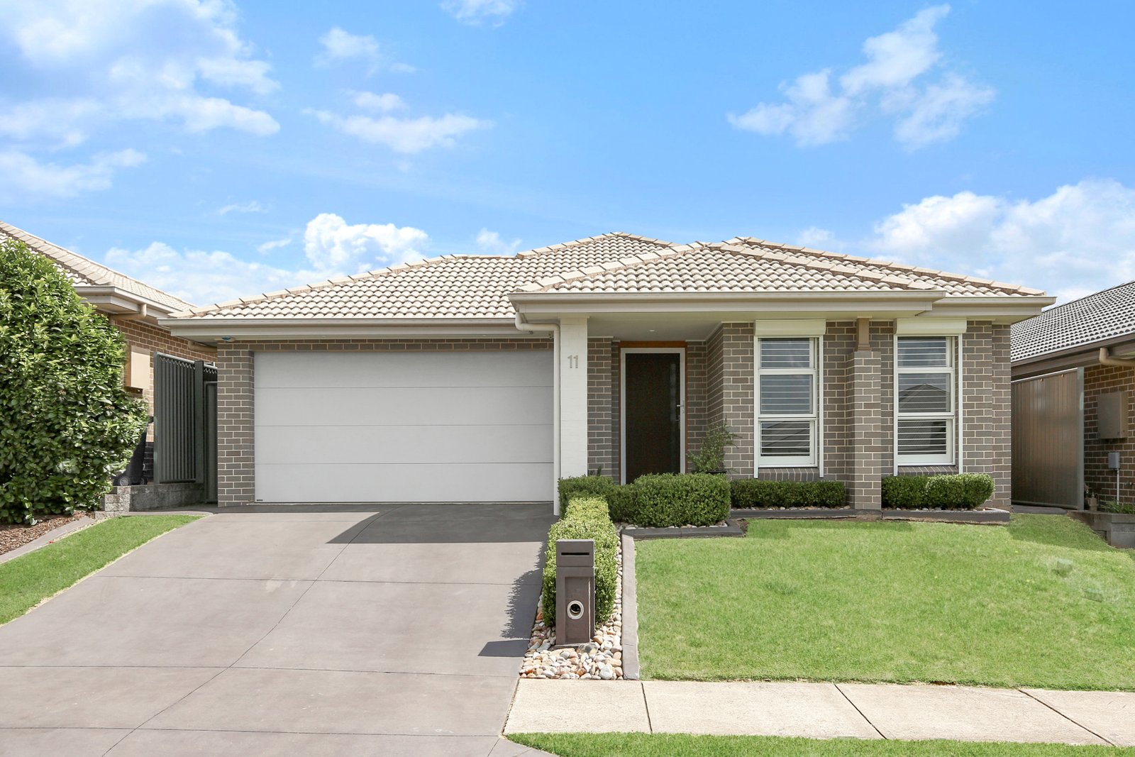 11 Morson Avenue HORSLEY 1