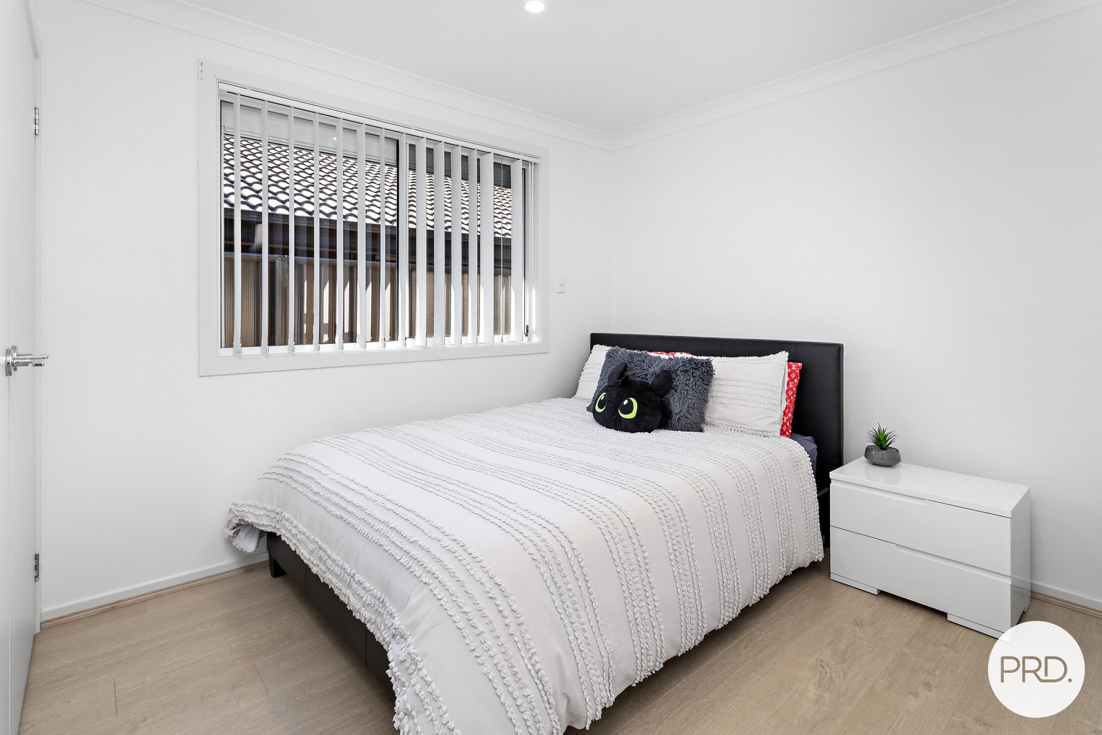 11 Morson Avenue HORSLEY 8