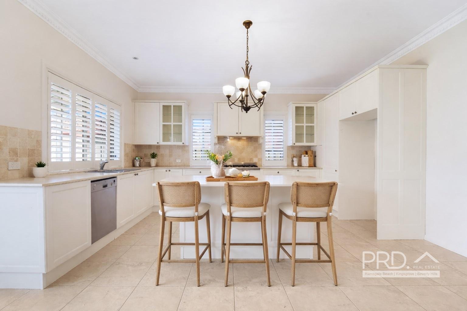 11 Moya Crescent KINGSGROVE 3
