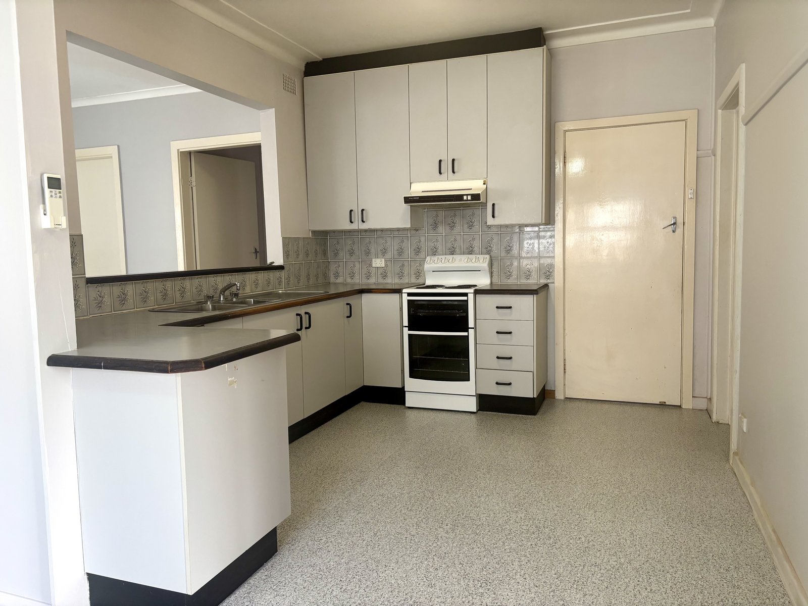 11 Muriel St  Adamstown Heights 6